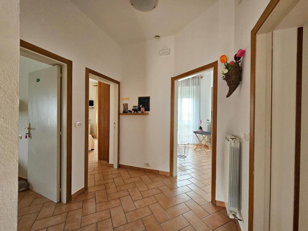 Delizioso Appartamento Collinare Limigiano Exterior foto