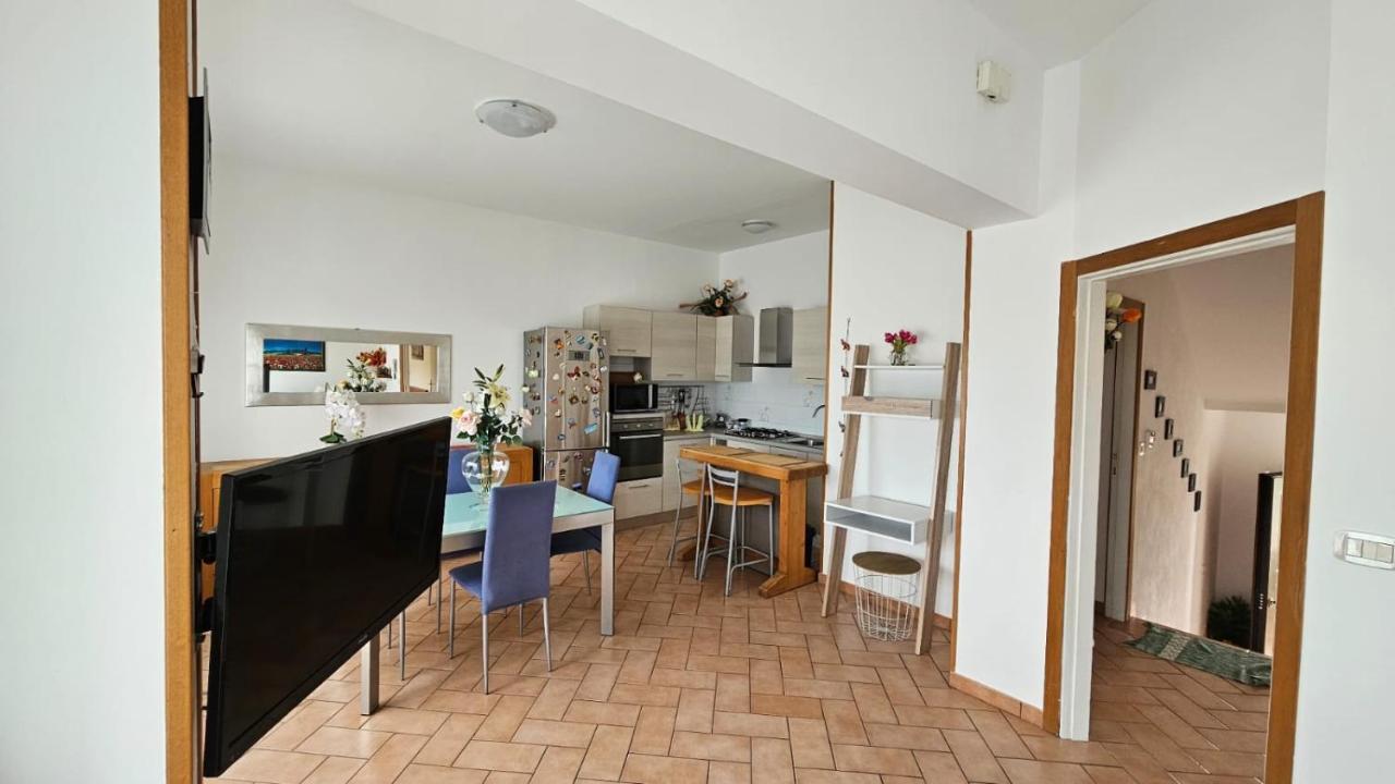 Delizioso Appartamento Collinare Limigiano Exterior foto